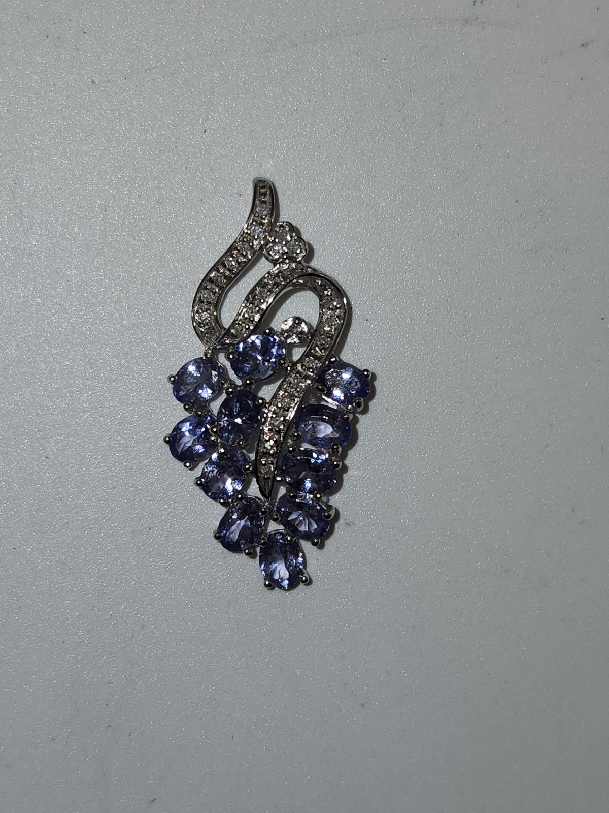 -10K- White Gold, Tanzanite & Diamond Pendant
