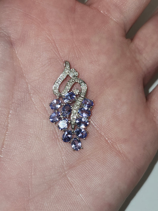 -10K- White Gold, Tanzanite & Diamond Pendant