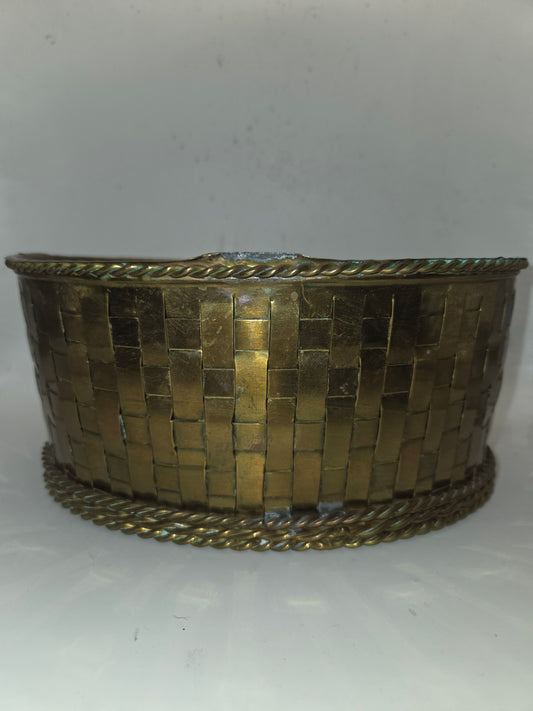 -Vintage- Brass Rustic Vintage Woven Oval Basket