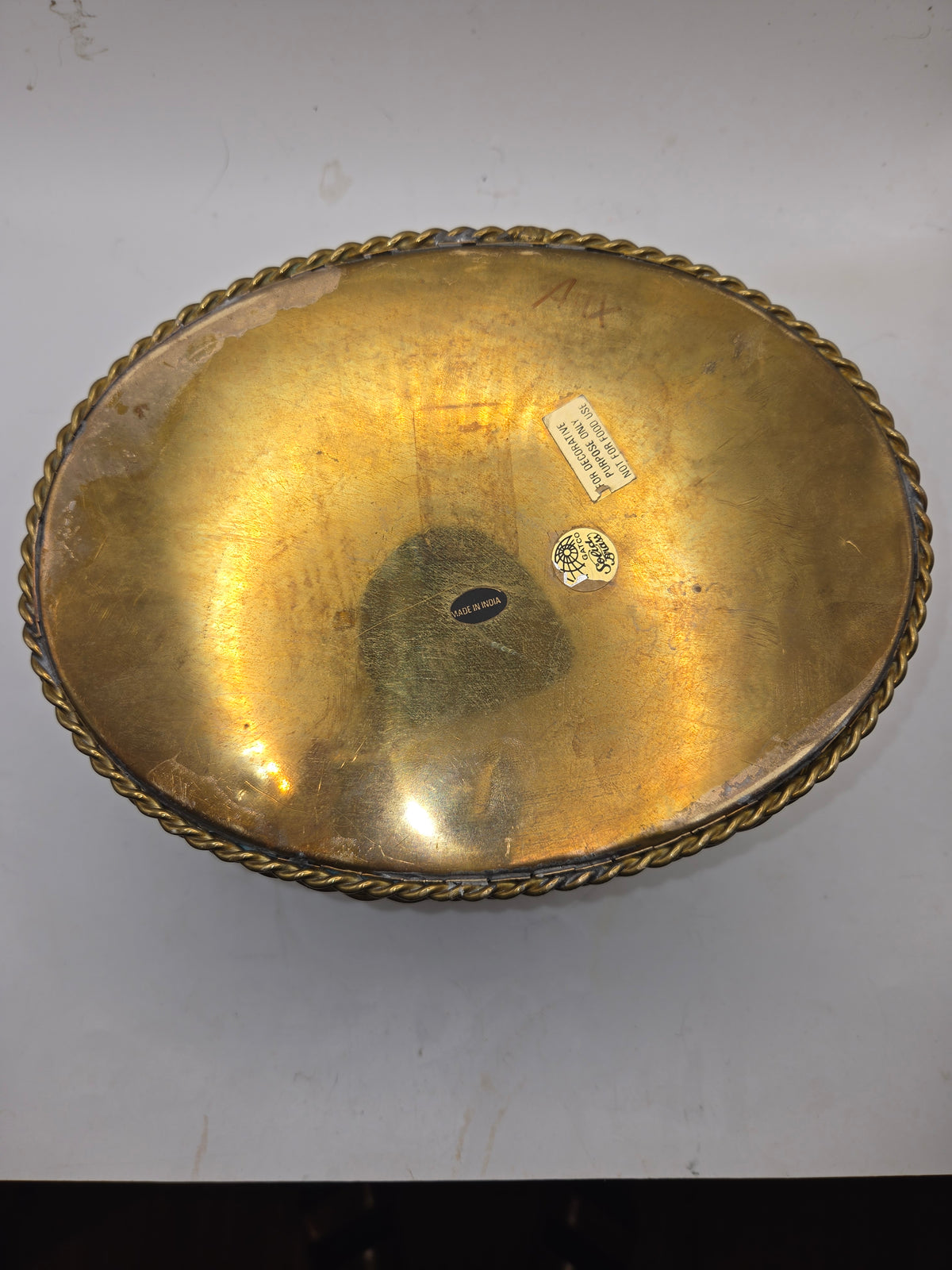 -Vintage- Brass Rustic Vintage Woven Oval Basket