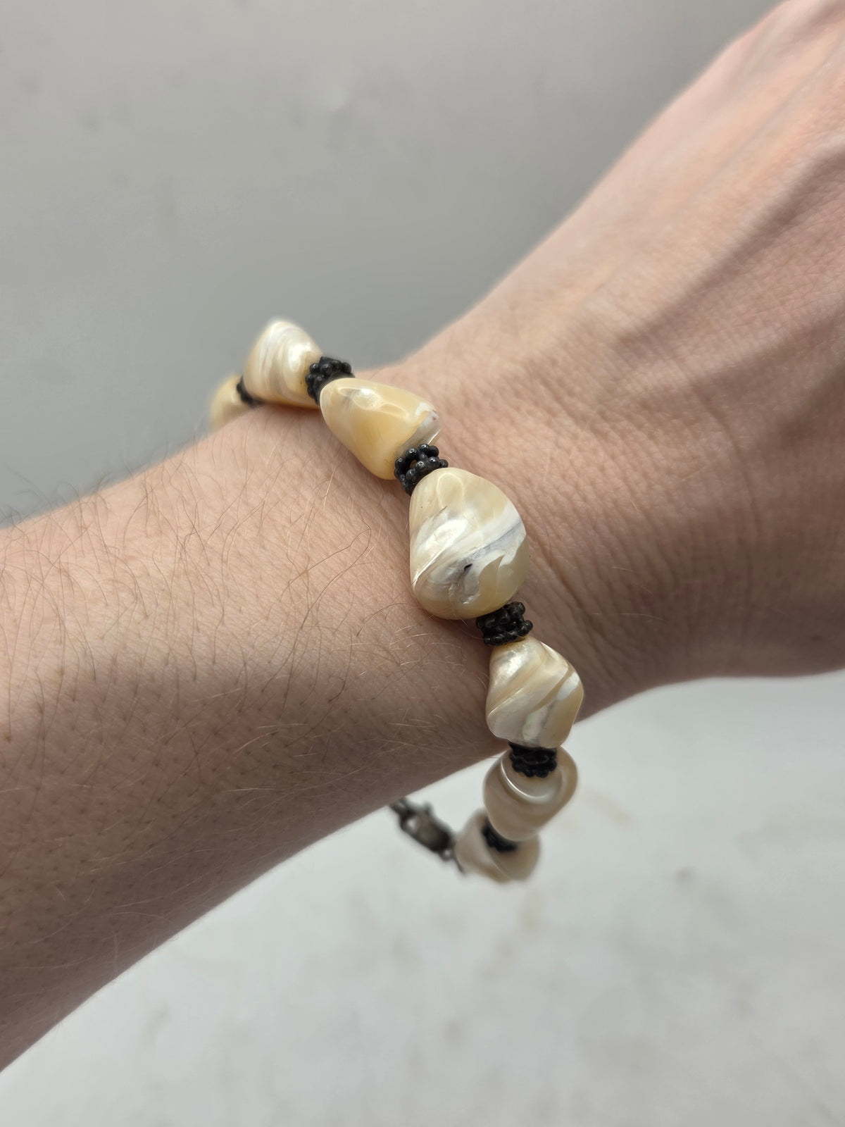 *925* Sterling & Polished Shell Beaded Bracelet